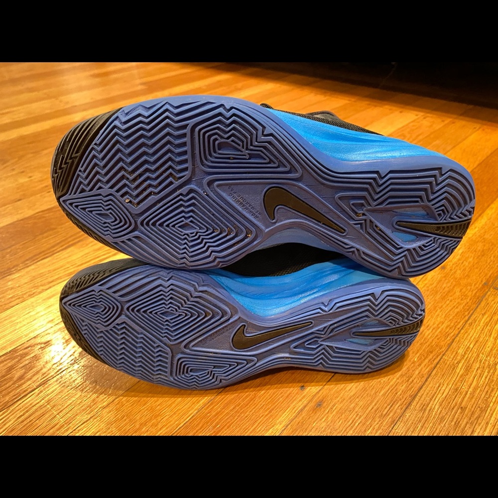 Nike Hyperdunks - Picture 3 of 7